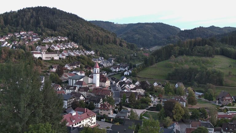 Dieses Bild zeigt eine Webcam-Aufnahme von Ottenhöfen, aufgenommen am Donnerstag, den 24.09.2026 um 19:00 Uhr