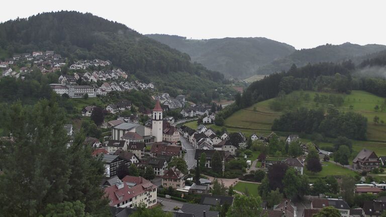 Dieses Bild zeigt eine Webcam-Aufnahme von Ottenhöfen, aufgenommen am Montag, den 08.06.2026 um 20:40 Uhr