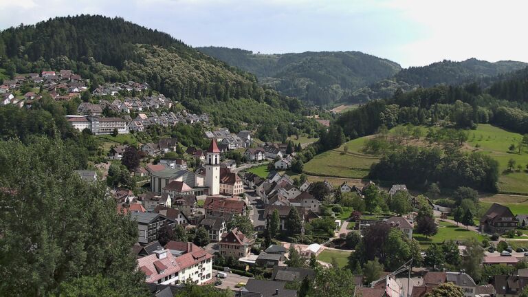 Dieses Bild zeigt eine Webcam-Aufnahme von Ottenhöfen, aufgenommen am Montag, den 22.06.2026 um 15:30 Uhr