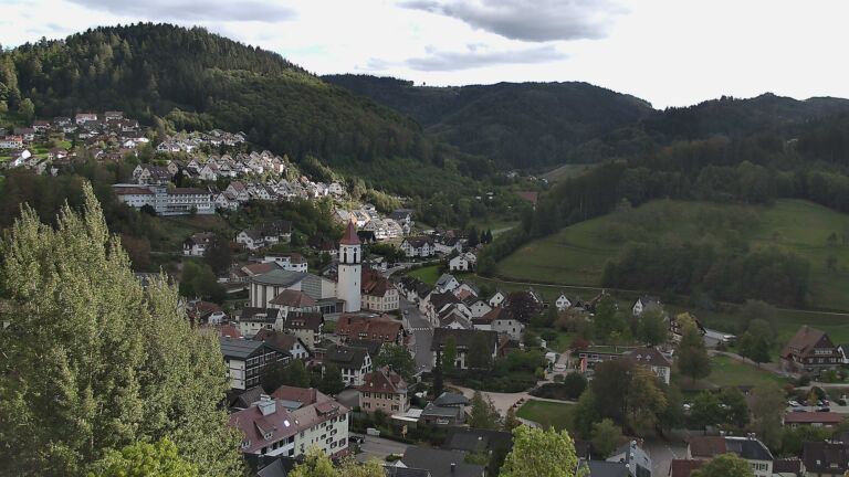Dieses Bild zeigt eine Webcam-Aufnahme von Ottenhöfen, aufgenommen am Montag, den 12.10.2026 um 15:20 Uhr