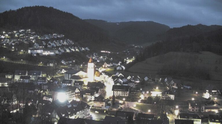 Dieses Bild zeigt eine Webcam-Aufnahme von Ottenhöfen, aufgenommen am Donnerstag, den 19.02.2026 um 18:30 Uhr