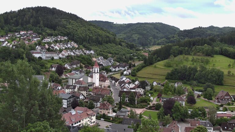 Dieses Bild zeigt eine Webcam-Aufnahme von Ottenhöfen, aufgenommen am Freitag, den 05.06.2026 um 06:40 Uhr