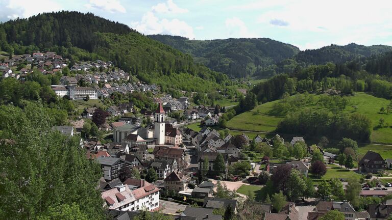 Dieses Bild zeigt eine Webcam-Aufnahme von Ottenhöfen, aufgenommen am Samstag, den 02.05.2026 um 15:50 Uhr