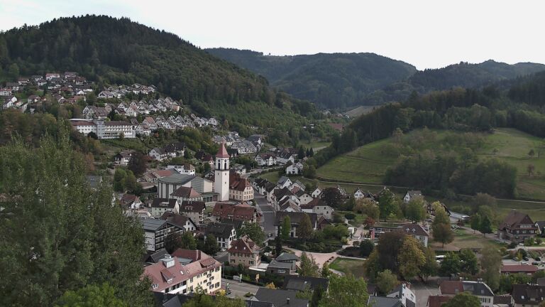 Dieses Bild zeigt eine Webcam-Aufnahme von Ottenhöfen, aufgenommen am Dienstag, den 29.09.2026 um 15:50 Uhr