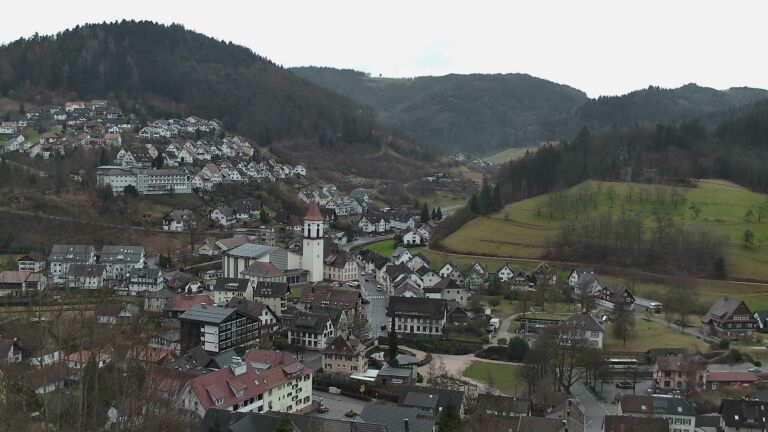 Dieses Bild zeigt eine Webcam-Aufnahme von Ottenhöfen, aufgenommen am Freitag, den 13.02.2026 um 17:10 Uhr