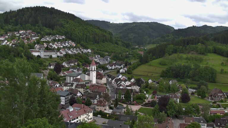 Dieses Bild zeigt eine Webcam-Aufnahme von Ottenhöfen, aufgenommen am Mittwoch, den 20.05.2026 um 17:40 Uhr