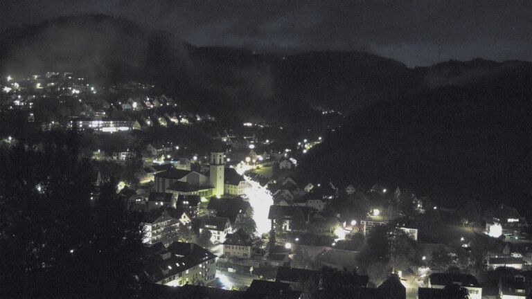 Dieses Bild zeigt eine Webcam-Aufnahme von Ottenhöfen, aufgenommen am Samstag, den 17.10.2026 um 19:20 Uhr