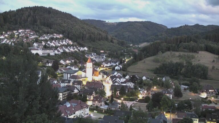 Dieses Bild zeigt eine Webcam-Aufnahme von Ottenhöfen, aufgenommen am Mittwoch, den 05.08.2026 um 21:30 Uhr