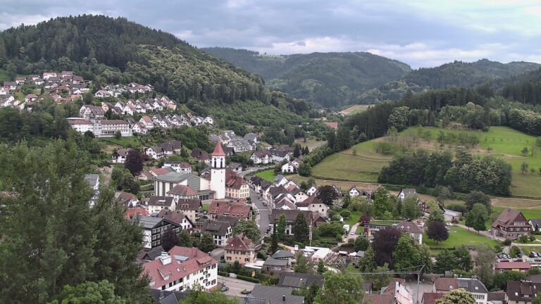 Dieses Bild zeigt eine Webcam-Aufnahme von Ottenhöfen, aufgenommen am Freitag, den 19.06.2026 um 20:50 Uhr