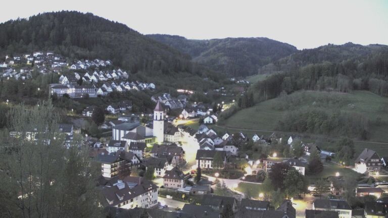 Dieses Bild zeigt eine Webcam-Aufnahme von Ottenhöfen, aufgenommen am Samstag, den 25.04.2026 um 05:40 Uhr