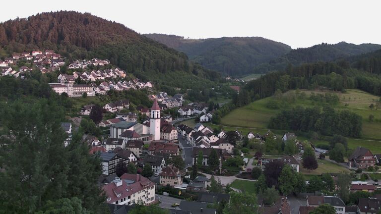 Dieses Bild zeigt eine Webcam-Aufnahme von Ottenhöfen, aufgenommen am Montag, den 25.05.2026 um 21:00 Uhr