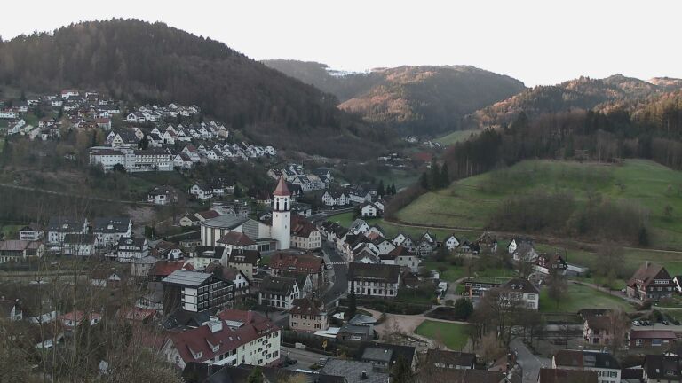 Dieses Bild zeigt eine Webcam-Aufnahme von Ottenhöfen, aufgenommen am Donnerstag, den 02.04.2026 um 08:00 Uhr