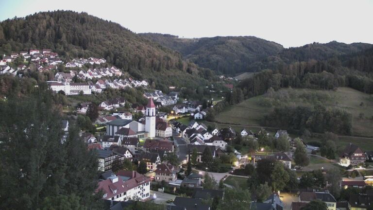 Dieses Bild zeigt eine Webcam-Aufnahme von Ottenhöfen, aufgenommen am Montag, den 14.09.2026 um 20:10 Uhr