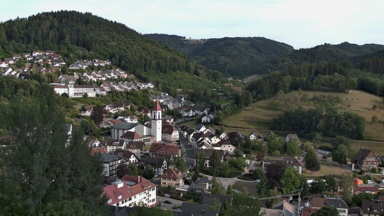 Dieses Bild zeigt eine Webcam-Aufnahme von Ottenhöfen, aufgenommen am Freitag, den 24.07.2026 um 19:40 Uhr