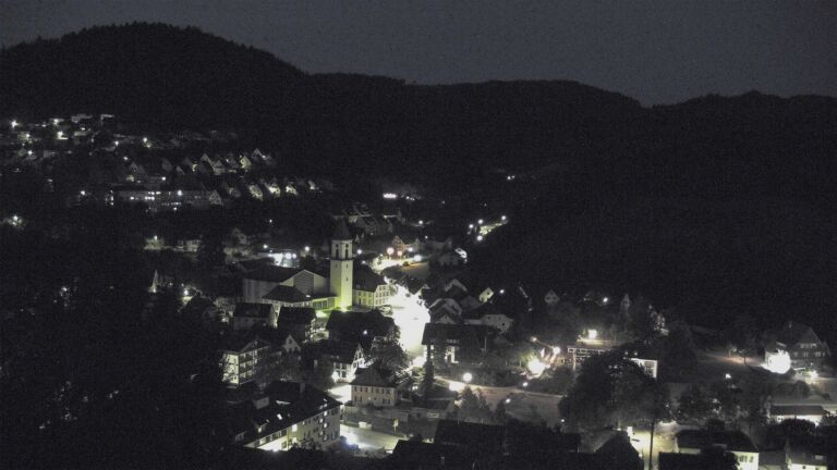 Dieses Bild zeigt eine Webcam-Aufnahme von Ottenhöfen, aufgenommen am Montag, den 10.08.2026 um 05:00 Uhr