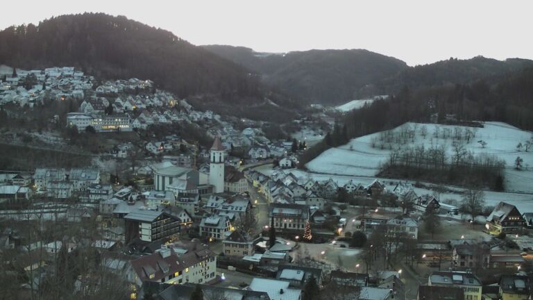 Dieses Bild zeigt eine Webcam-Aufnahme von Ottenhöfen, aufgenommen am Donnerstag, den 01.01.2026 um 07:50 Uhr