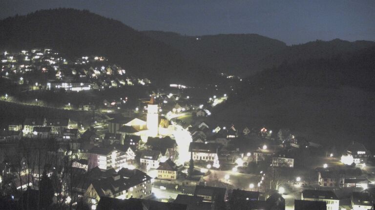 Dieses Bild zeigt eine Webcam-Aufnahme von Ottenhöfen, aufgenommen am Freitag, den 26.12.2025 um 17:40 Uhr