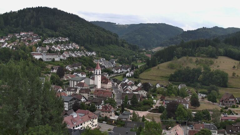 Dieses Bild zeigt eine Webcam-Aufnahme von Ottenhöfen, aufgenommen am Mittwoch, den 15.07.2026 um 15:50 Uhr