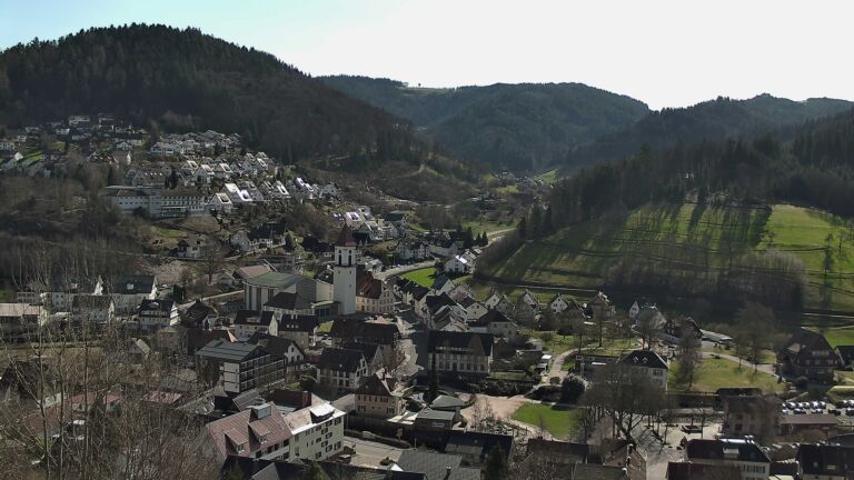 Dieses Bild zeigt eine Webcam-Aufnahme von Ottenhöfen, aufgenommen am Freitag, den 27.02.2026 um 13:10 Uhr