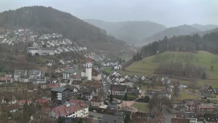 Dieses Bild zeigt eine Webcam-Aufnahme von Ottenhöfen, aufgenommen am Mittwoch, den 24.12.2025 um 10:50 Uhr