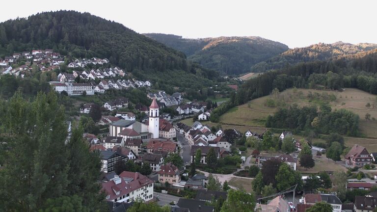 Dieses Bild zeigt eine Webcam-Aufnahme von Ottenhöfen, aufgenommen am Freitag, den 24.07.2026 um 06:40 Uhr