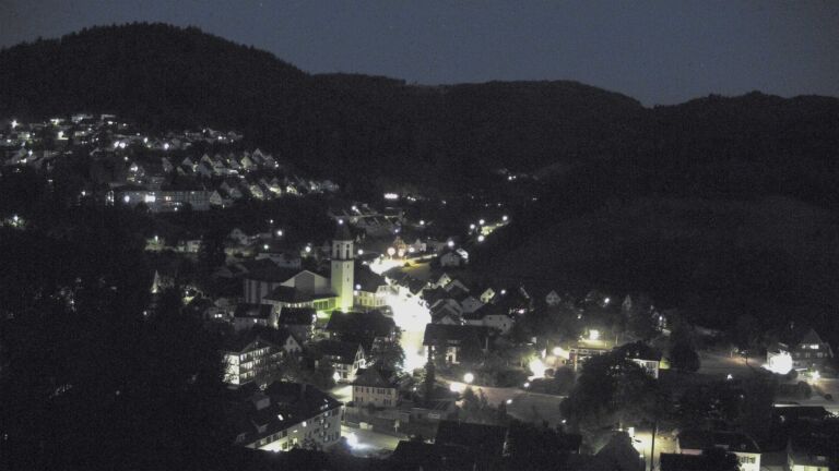 Dieses Bild zeigt eine Webcam-Aufnahme von Ottenhöfen, aufgenommen am Sonntag, den 19.07.2026 um 22:30 Uhr