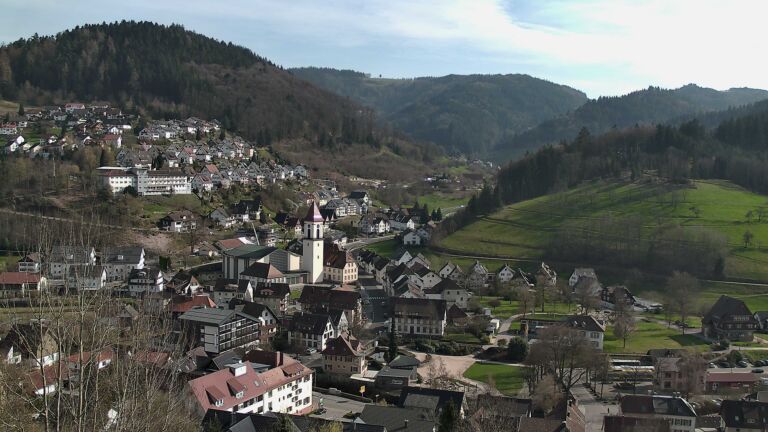 Dieses Bild zeigt eine Webcam-Aufnahme von Ottenhöfen, aufgenommen am Dienstag, den 24.03.2026 um 15:30 Uhr