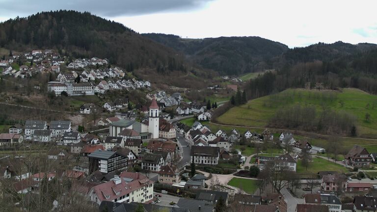 Dieses Bild zeigt eine Webcam-Aufnahme von Ottenhöfen, aufgenommen am Freitag, den 13.03.2026 um 13:20 Uhr