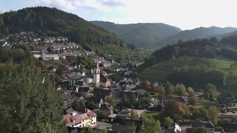 Dieses Bild zeigt eine Webcam-Aufnahme von Ottenhöfen, aufgenommen am Montag, den 19.10.2026 um 15:50 Uhr