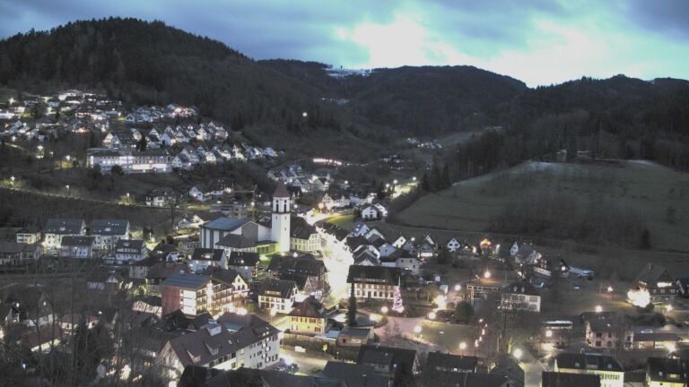 Dieses Bild zeigt eine Webcam-Aufnahme von Ottenhöfen, aufgenommen am Freitag, den 09.01.2026 um 17:20 Uhr