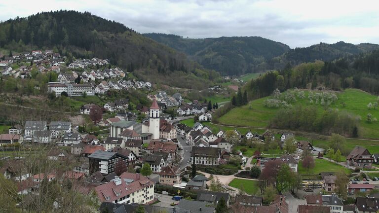 Dieses Bild zeigt eine Webcam-Aufnahme von Ottenhöfen, aufgenommen am Mittwoch, den 15.04.2026 um 14:30 Uhr