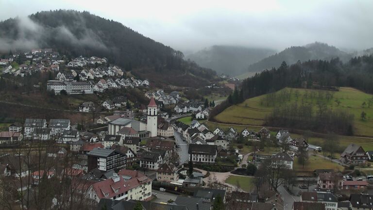 Dieses Bild zeigt eine Webcam-Aufnahme von Ottenhöfen, aufgenommen am Donnerstag, den 29.01.2026 um 13:00 Uhr