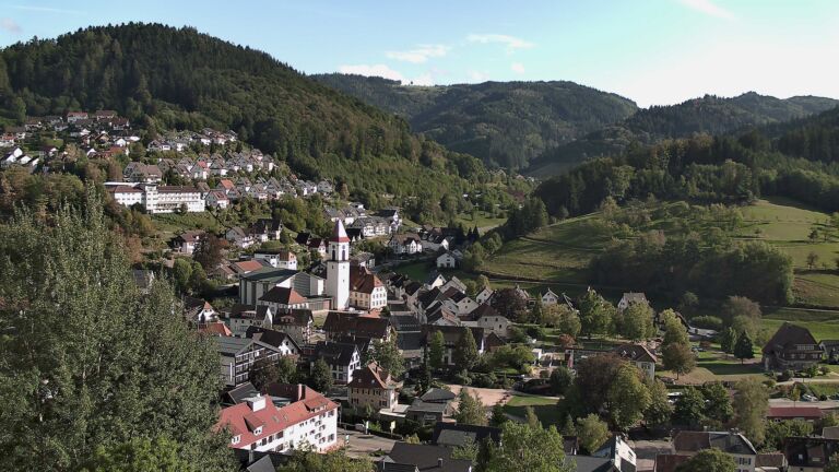 Dieses Bild zeigt eine Webcam-Aufnahme von Ottenhöfen, aufgenommen am Mittwoch, den 16.09.2026 um 17:00 Uhr