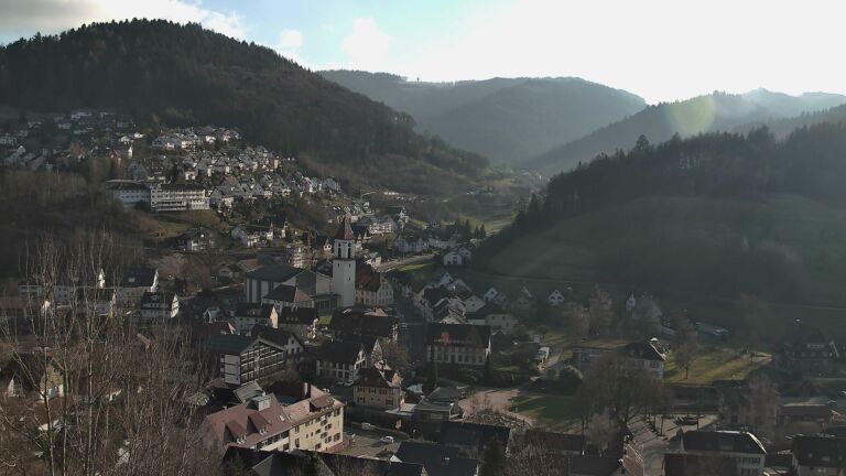 Dieses Bild zeigt eine Webcam-Aufnahme von Ottenhöfen, aufgenommen am Donnerstag, den 25.12.2025 um 14:10 Uhr