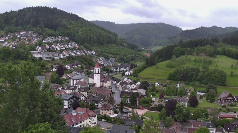 Dieses Bild zeigt eine Webcam-Aufnahme von Ottenhöfen, aufgenommen am Mittwoch, den 13.05.2026 um 19:50 Uhr