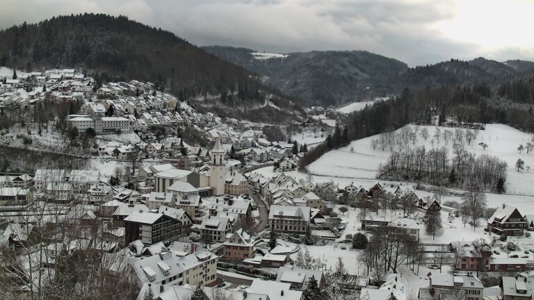 Dieses Bild zeigt eine Webcam-Aufnahme von Ottenhöfen, aufgenommen am Samstag, den 03.01.2026 um 09:50 Uhr