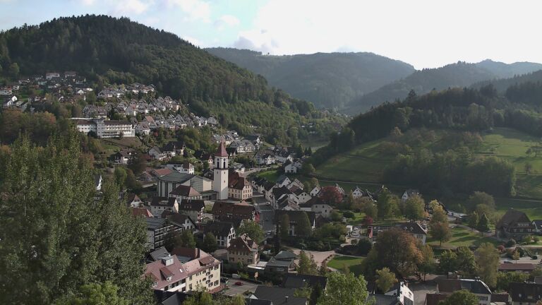 Dieses Bild zeigt eine Webcam-Aufnahme von Ottenhöfen, aufgenommen am Montag, den 19.10.2026 um 15:30 Uhr