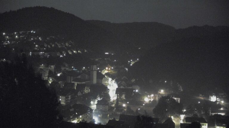 Dieses Bild zeigt eine Webcam-Aufnahme von Ottenhöfen, aufgenommen am Freitag, den 28.08.2026 um 01:00 Uhr