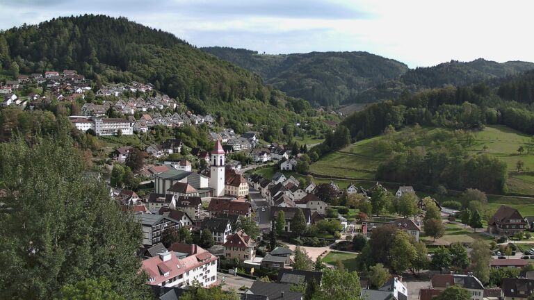 Dieses Bild zeigt eine Webcam-Aufnahme von Ottenhöfen, aufgenommen am Sonntag, den 20.09.2026 um 16:10 Uhr
