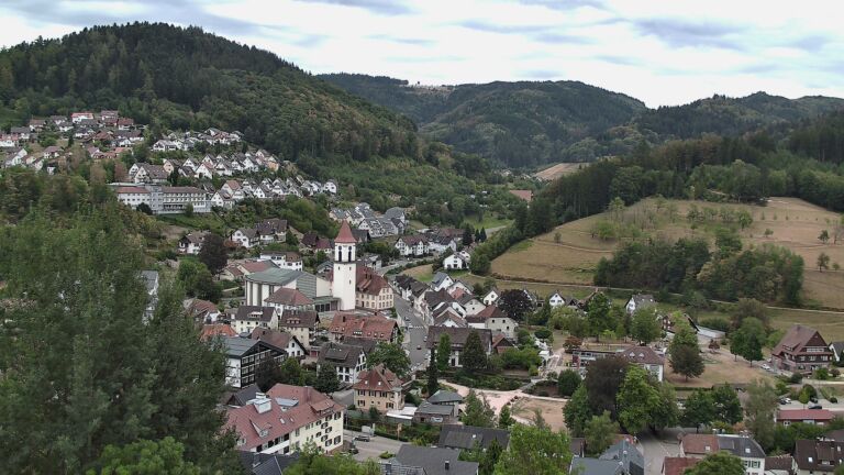 Dieses Bild zeigt eine Webcam-Aufnahme von Ottenhöfen, aufgenommen am Freitag, den 21.08.2026 um 09:00 Uhr