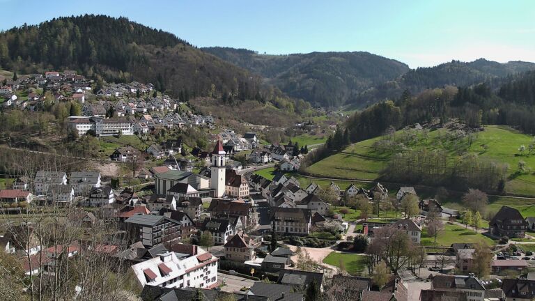 Dieses Bild zeigt eine Webcam-Aufnahme von Ottenhöfen, aufgenommen am Donnerstag, den 09.04.2026 um 15:40 Uhr