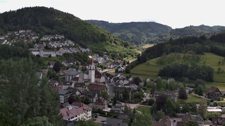 Dieses Bild zeigt eine Webcam-Aufnahme von Ottenhöfen, aufgenommen am Montag, den 01.06.2026 um 14:40 Uhr