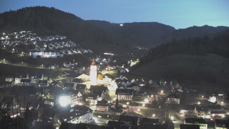 Dieses Bild zeigt eine Webcam-Aufnahme von Ottenhöfen, aufgenommen am Montag, den 09.02.2026 um 18:20 Uhr