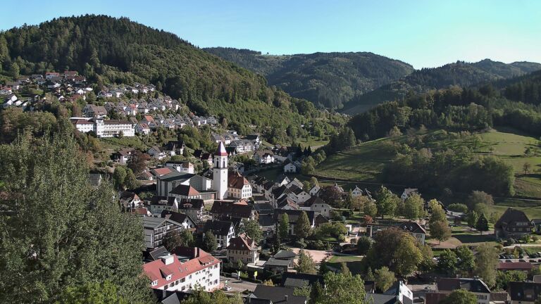 Dieses Bild zeigt eine Webcam-Aufnahme von Ottenhöfen, aufgenommen am Freitag, den 25.09.2026 um 16:50 Uhr