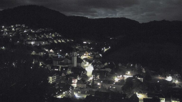 Dieses Bild zeigt eine Webcam-Aufnahme von Ottenhöfen, aufgenommen am Freitag, den 28.08.2026 um 23:00 Uhr