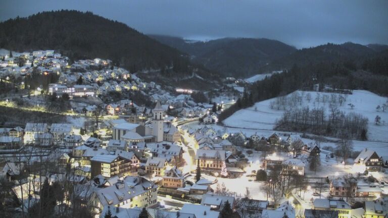 Dieses Bild zeigt eine Webcam-Aufnahme von Ottenhöfen, aufgenommen am Freitag, den 02.01.2026 um 07:50 Uhr