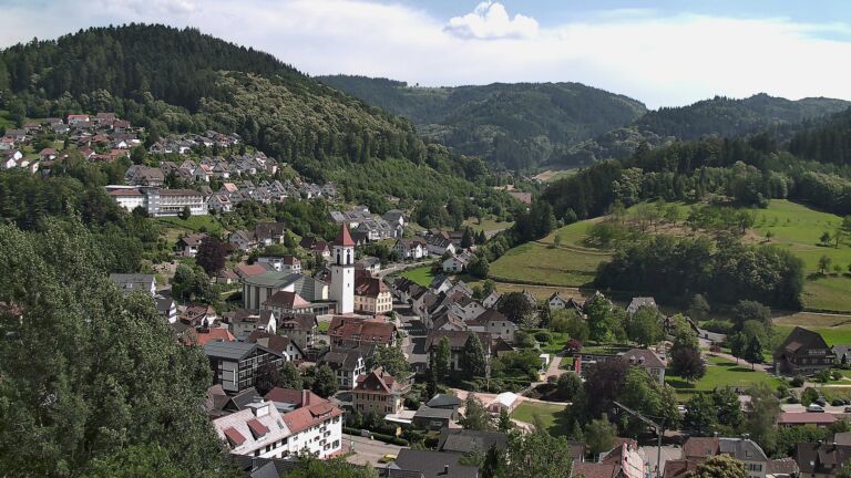 Dieses Bild zeigt eine Webcam-Aufnahme von Ottenhöfen, aufgenommen am Montag, den 22.06.2026 um 16:00 Uhr