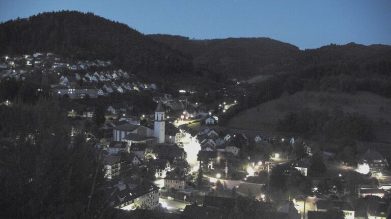 Dieses Bild zeigt eine Webcam-Aufnahme von Ottenhöfen, aufgenommen am Dienstag, den 07.07.2026 um 04:30 Uhr