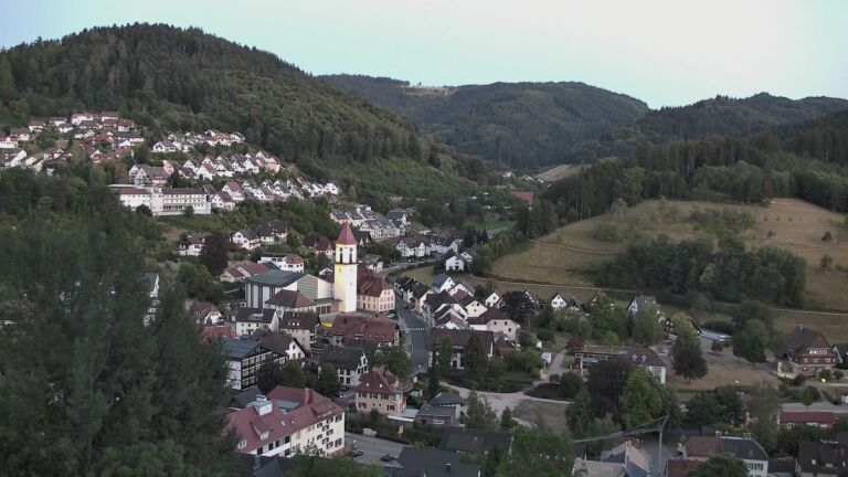 Dieses Bild zeigt eine Webcam-Aufnahme von Ottenhöfen, aufgenommen am Montag, den 27.07.2026 um 21:30 Uhr