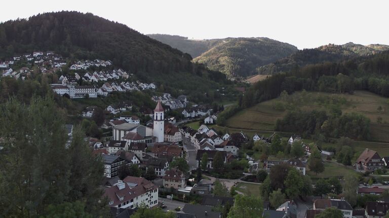 Dieses Bild zeigt eine Webcam-Aufnahme von Ottenhöfen, aufgenommen am Montag, den 31.08.2026 um 08:30 Uhr